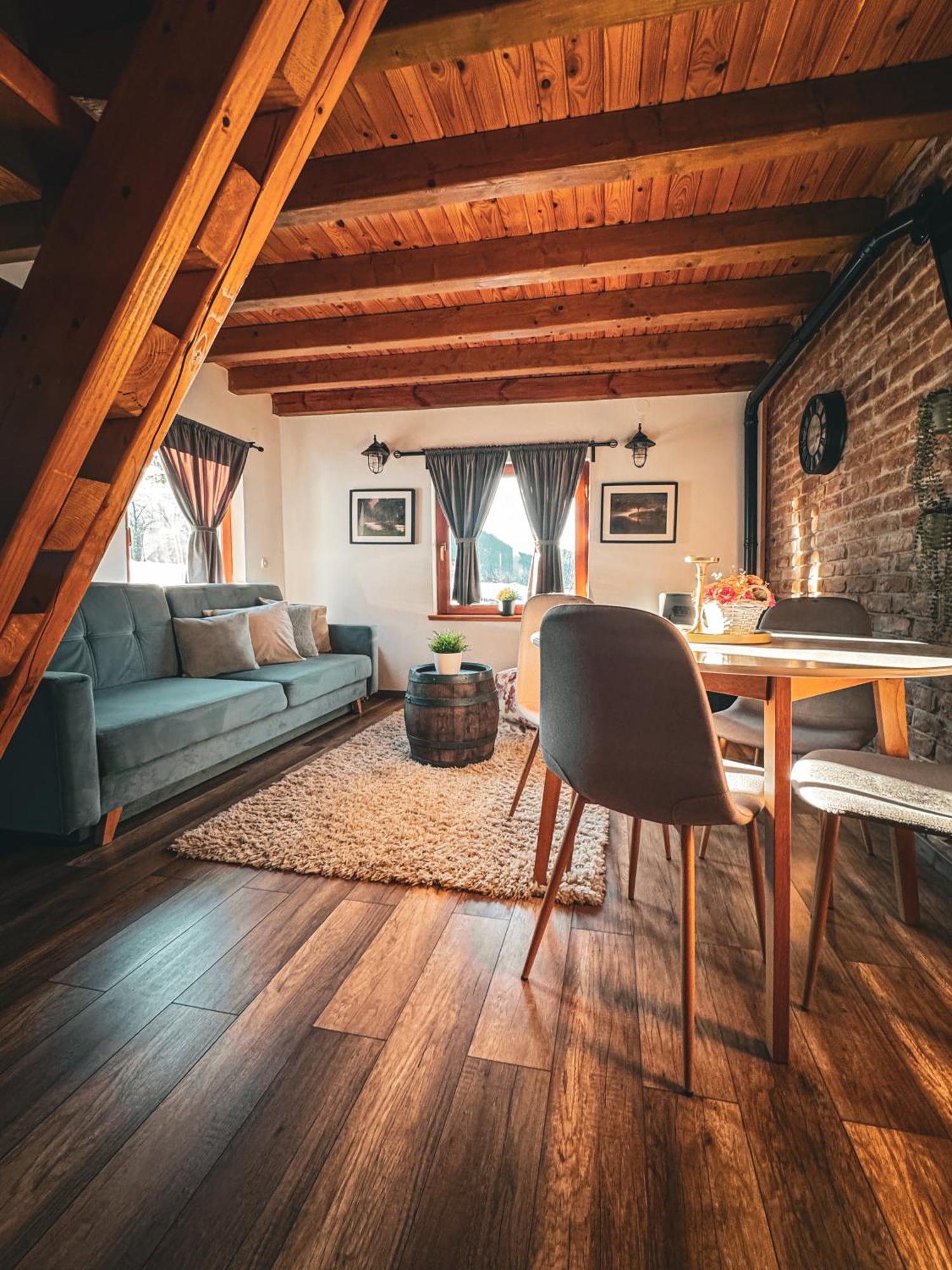 Woodenhouse With Two Apartments Otočac Eksteriør bilde